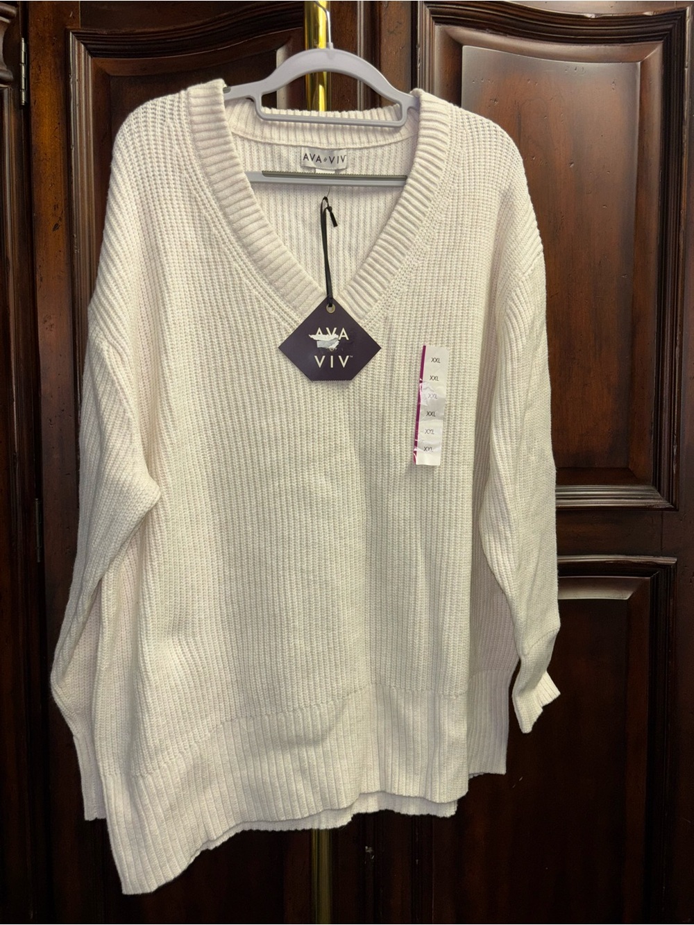 Ava & Viv Soft Cream V-Neck Ribbed Pullover